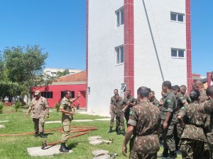 treinamento da brigada de combate a incndio da pmpv 4
